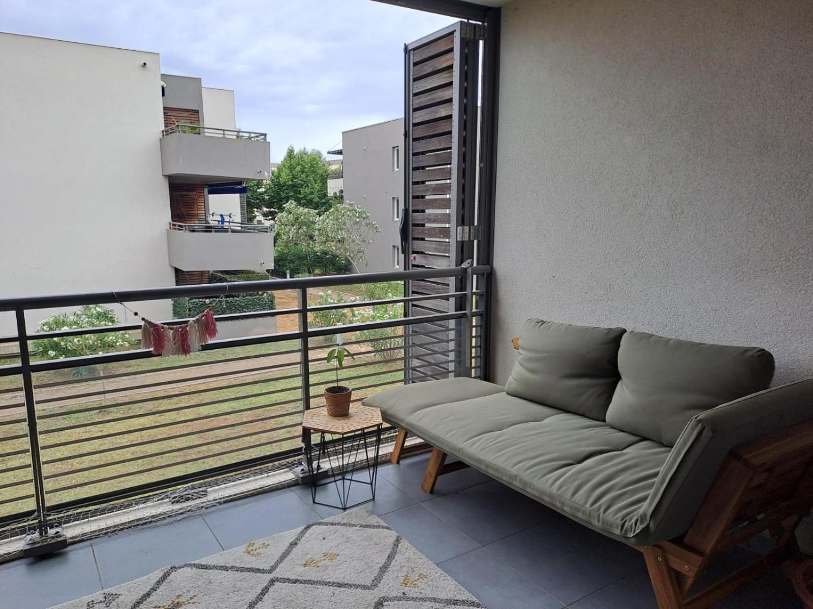 Appartement T2 Avec Terrasse, 5 Min De La Plage Frejus Exterior photo